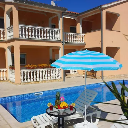 Guest house Delphin 3*