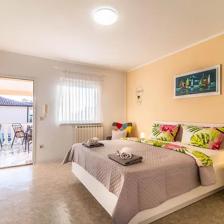 Delphin Guest house